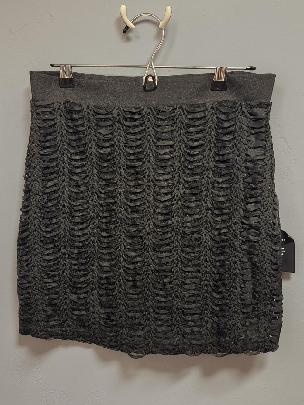 NWT Lulus Black Textured Lace Mini Skirt with Scalloped Hem and Zip Back - small